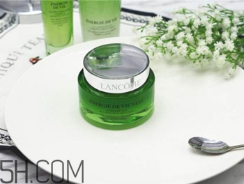 睡眠面膜晚上幾點(diǎn)用好？晚上使用睡眠面膜的正確順序