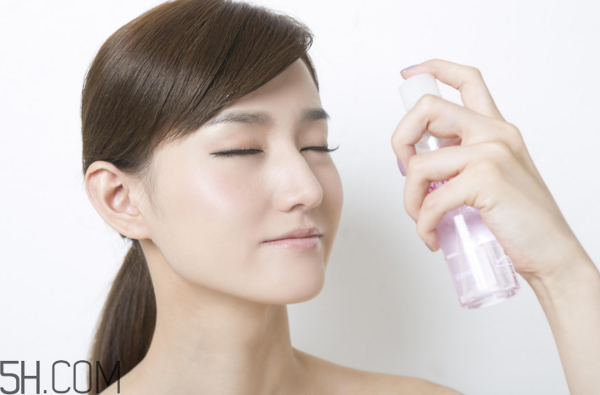 面霜什么時候用最好？保濕面霜哪個牌子好用？