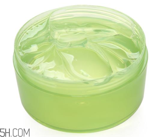 蘆薈膠怎么用補(bǔ)水效果好？蘆薈膠當(dāng)身體乳的作用