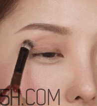 V型眼線怎么畫？V型眼線畫好美到冒泡