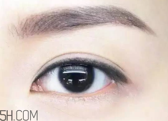 V型眼線怎么畫？V型眼線畫好美到冒泡