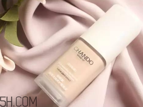 自然堂和玉蘭油哪個好？平價品牌的高性價比