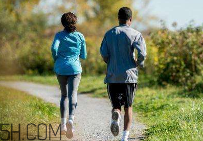 為什么胖子愛得膝關(guān)節(jié)炎？肥胖加重了關(guān)節(jié)面的負(fù)擔(dān)