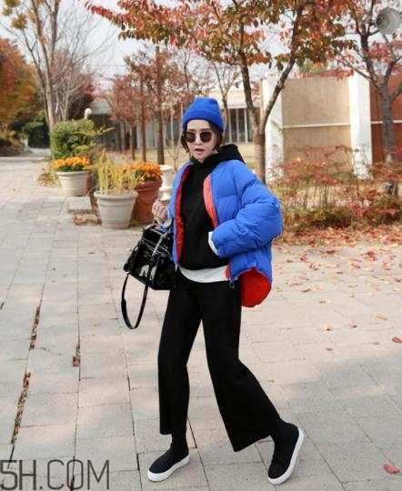 藍(lán)色面包服怎么搭配？塑造冬日運動活力