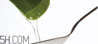 蘆薈膠用在臉上為什么會(huì)有刺痛感？防止用蘆薈膠后皮膚刺痛的方法