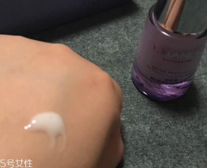 自然堂凝時(shí)鮮顏系列適合什么膚質(zhì)？