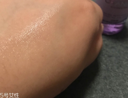 自然堂凝時(shí)鮮顏系列適合什么膚質(zhì)？