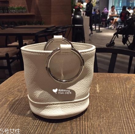 simon miller包包怎么樣？水桶包有這個就夠了