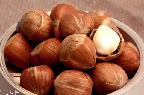 榛子發(fā)霉了能吃嗎 發(fā)霉變質(zhì)堅果不宜食用 榛子發(fā)霉了能吃嗎 發(fā)霉變質(zhì)堅果不宜食用