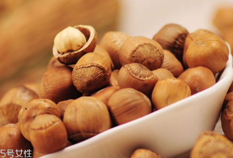 榛子發(fā)霉了能吃嗎 發(fā)霉變質(zhì)堅果不宜食用 榛子發(fā)霉了能吃嗎 發(fā)霉變質(zhì)堅果不宜食用