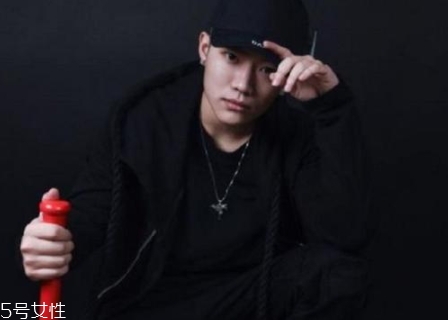 AndyHYQ是誰？andyhyq微博