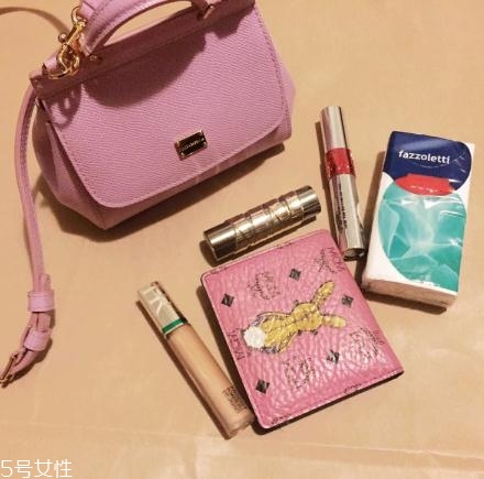 杜嘉班納包包怎么樣？懂行的人都買了它