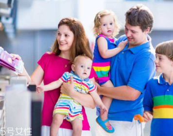 寶寶做飛機(jī)要注意些什么？寶寶旅游行李清單