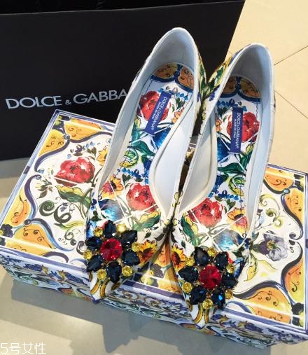 杜嘉班納鞋子偏大偏??？女人這輩子一定要買的鞋子