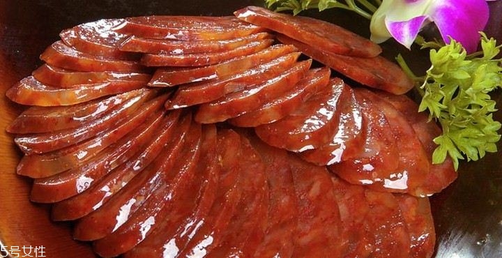 臘腸在蒸之前要泡水嗎？吃臘腸兩步走