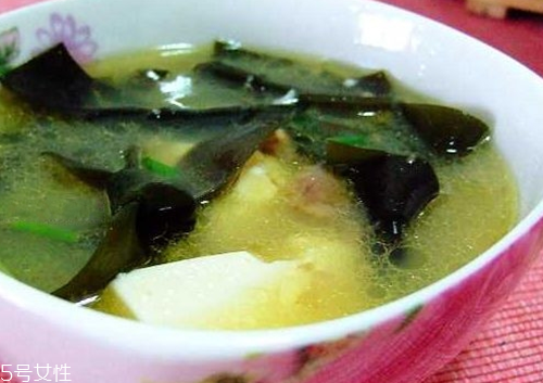 羊水少不可以吃什么水果？兩種水果不能吃