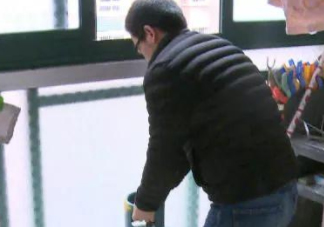 羽絨服為什么會(huì)爆炸？穿羽絨服要防止靜電