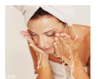 冬季怎么洗臉？洗臉死角不容錯過