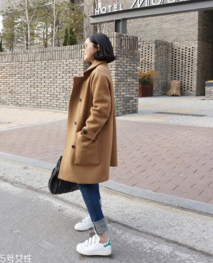 卡其色大衣配什么褲子？這樣穿秒變氣質(zhì)女神