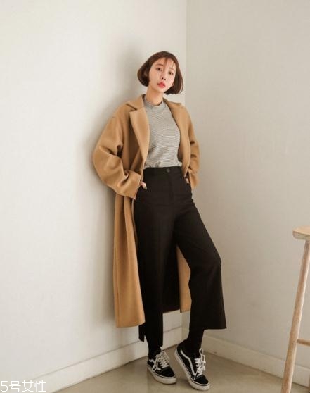 卡其色大衣配什么褲子？這樣穿秒變氣質(zhì)女神