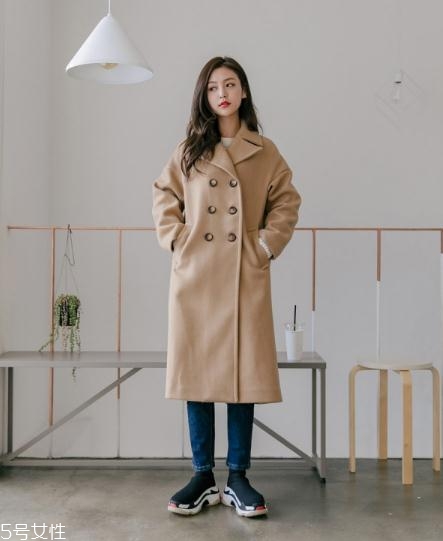 卡其色大衣配什么鞋子？各種混搭才夠味