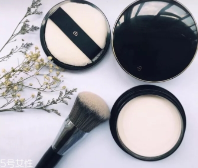2018定妝粉哪個(gè)牌子好？10款網(wǎng)紅定妝粉讓妝效更持久