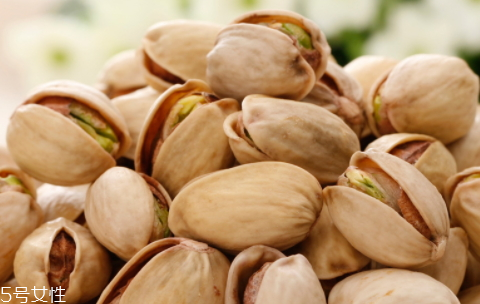 開(kāi)心果不脆了怎么辦 一招讓受潮的開(kāi)心果恢復(fù)酥脆