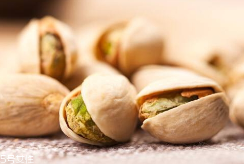 開(kāi)心果不脆了怎么辦 一招讓受潮的開(kāi)心果恢復(fù)酥脆