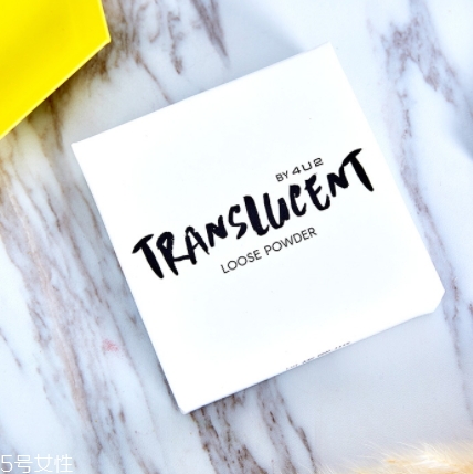 定妝粉和腮紅哪個先用？