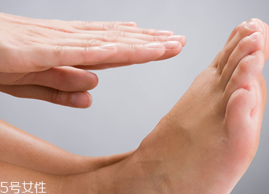 腳冷預(yù)示哪些疾病？或是心臟衰弱