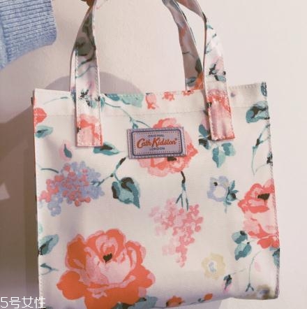 cath kidston是什么牌子？少女最愛的小碎花風(fēng)代表