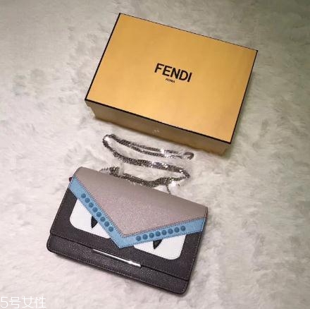 fendi包包怎么樣？時尚潮人人手一個的包包