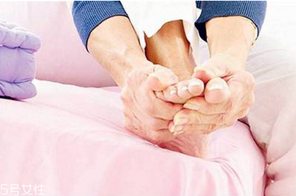 四肢冰冷的危害有哪些？四肢冰冷危害大