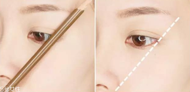 2018不流行平粗眉了？娛樂圈都在畫細(xì)長(zhǎng)眉