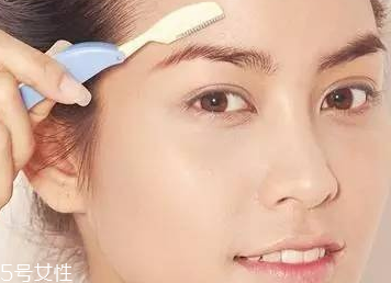 2018不流行平粗眉了？娛樂圈都在畫細(xì)長(zhǎng)眉