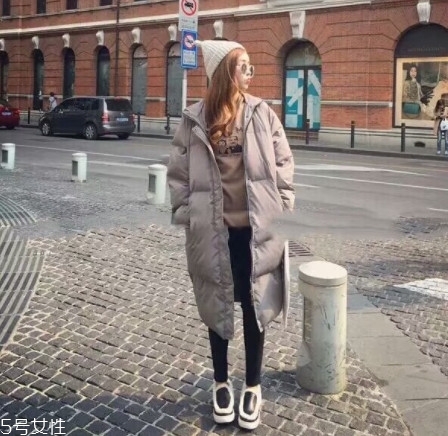 過(guò)膝棉服怎么搭配 來(lái)自不同的靈感 過(guò)膝棉服怎么搭配 來(lái)自不同的靈感