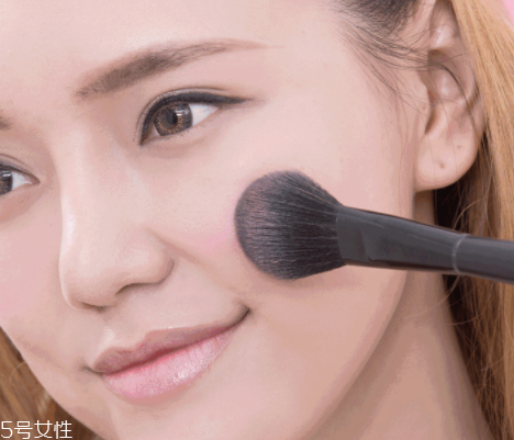 怎么打造高級(jí)臉？巧用腮紅顏值up up！