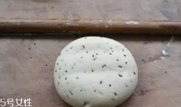 ?炸麻葉用什么水和面？面粉還是淀粉還是木薯粉