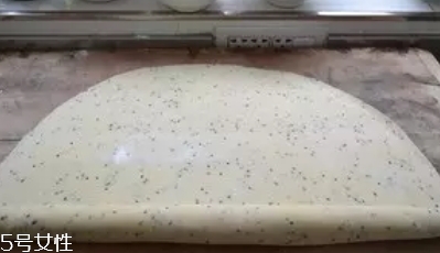 ?炸麻葉用什么水和面？面粉還是淀粉還是木薯粉