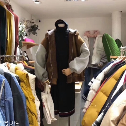 過(guò)膝棉服怎么搭配 來(lái)自不同的靈感 過(guò)膝棉服怎么搭配 來(lái)自不同的靈感