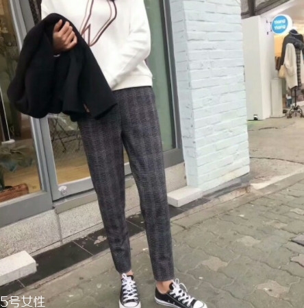 過(guò)膝棉服怎么搭配 來(lái)自不同的靈感 過(guò)膝棉服怎么搭配 來(lái)自不同的靈感