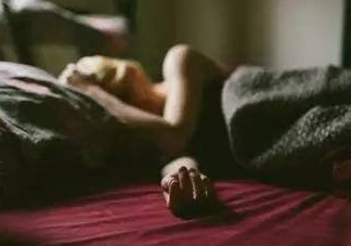 睡覺時為什么突然發(fā)抖？原來是一種病