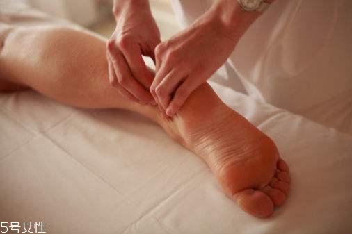 搓腳心的方法有哪些？常用第二種
