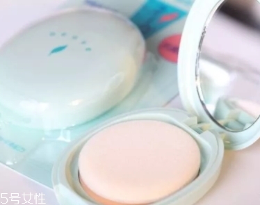 2018粉餅?zāi)膫€牌子好？說說網(wǎng)紅的開架和專柜粉餅