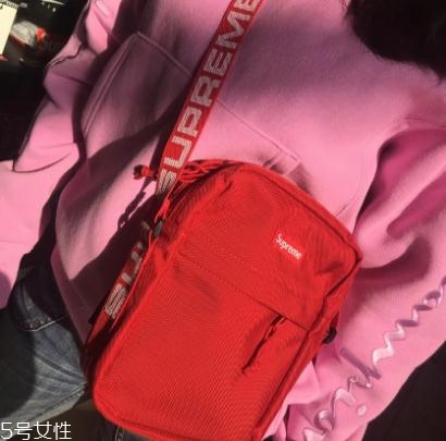 supreme2018春夏款肩挎包怎么樣？