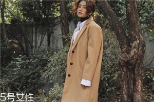 卡其色大衣里面穿什么？讓你穿出高級感