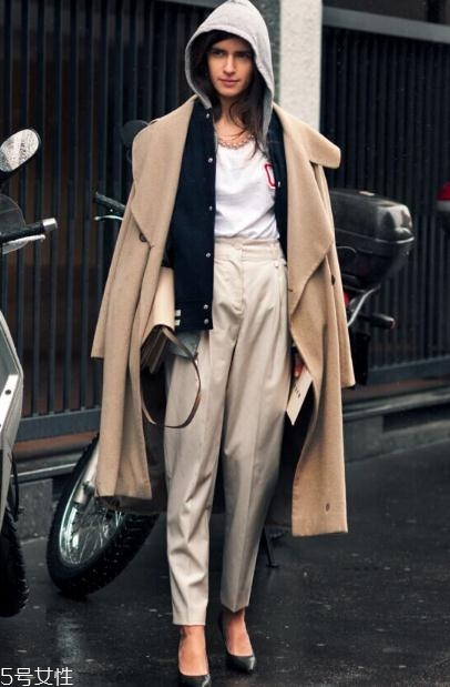 卡其色大衣里面穿什么？讓你穿出高級感