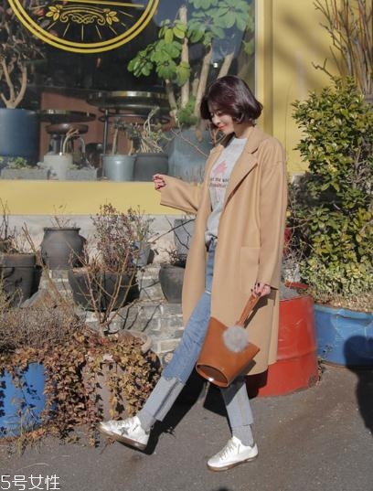 卡其色大衣里面穿什么？讓你穿出高級感