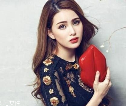 lulu guinness是什么牌子？明星網(wǎng)紅都愛的紅唇包