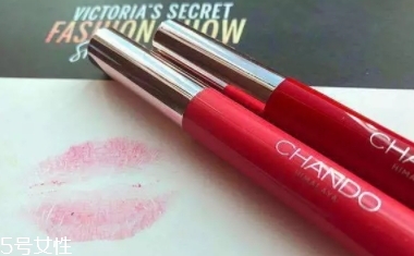 自然堂嘀嗒唇膏筆怎么用？教你按壓方法